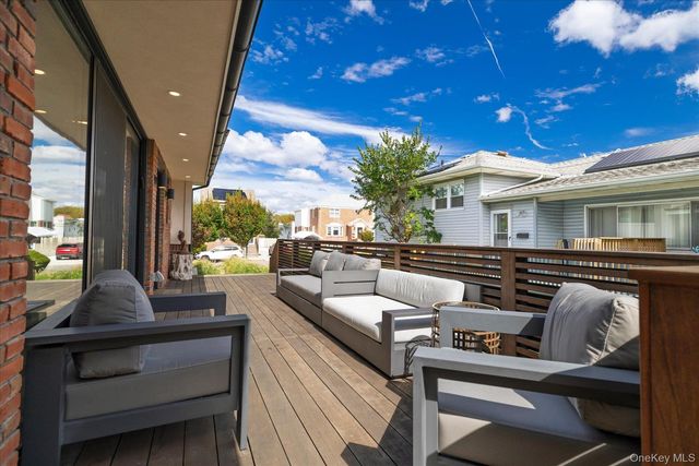 344 E Beech Street Upper, Long Beach, NY 11561