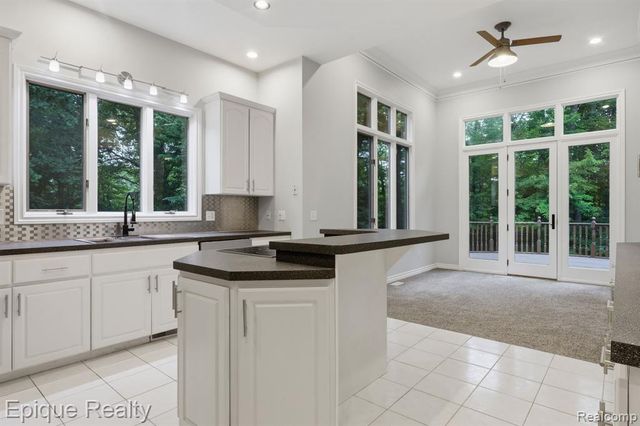 3040 Oak Moss Court, Fort Gratiot, MI 48059