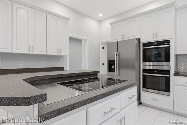 3040 Oak Moss Court, Fort Gratiot, MI 48059