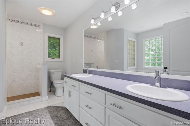 3040 Oak Moss Court, Fort Gratiot, MI 48059