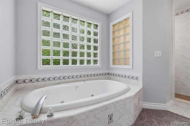 3040 Oak Moss Court, Fort Gratiot, MI 48059