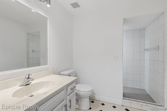 3040 Oak Moss Court, Fort Gratiot, MI 48059