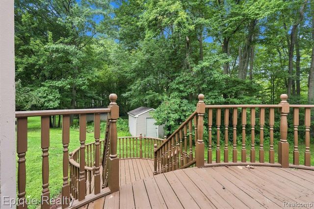 3040 Oak Moss Court, Fort Gratiot, MI 48059
