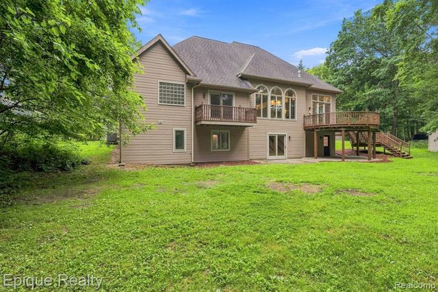 3040 Oak Moss Court, Fort Gratiot, MI 48059