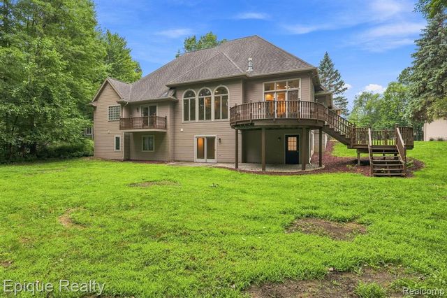 3040 Oak Moss Court, Fort Gratiot, MI 48059