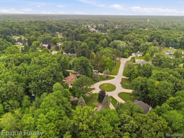 3040 Oak Moss Court, Fort Gratiot, MI 48059