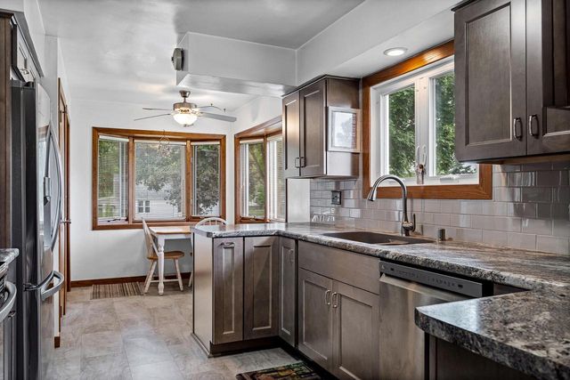 2720 32nd STREET S, La Crosse, WI 54601