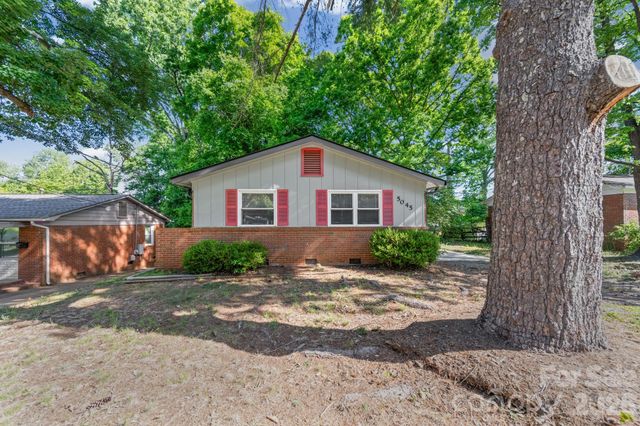 5045 Curtiswood Drive, Charlotte, NC 28213