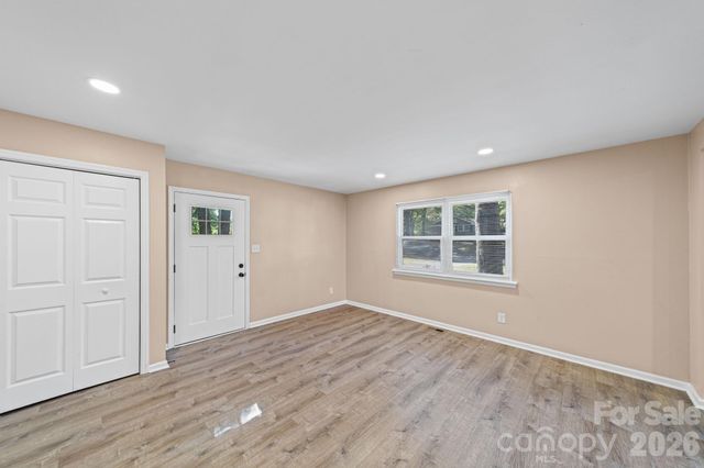 5045 Curtiswood Drive, Charlotte, NC 28213