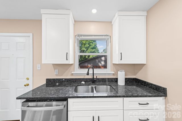5045 Curtiswood Drive, Charlotte, NC 28213