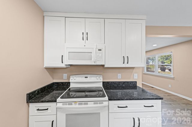 5045 Curtiswood Drive, Charlotte, NC 28213