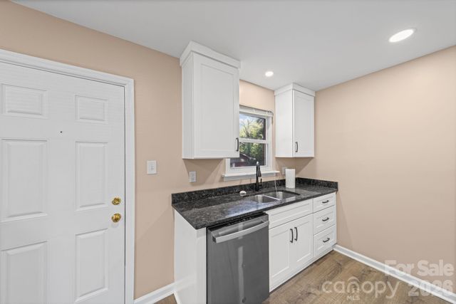 5045 Curtiswood Drive, Charlotte, NC 28213