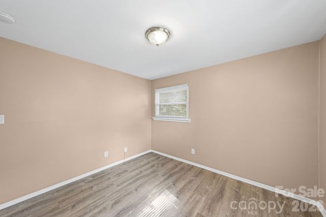 5045 Curtiswood Drive, Charlotte, NC 28213