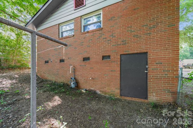 5045 Curtiswood Drive, Charlotte, NC 28213