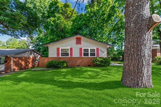 5045 Curtiswood Drive, Charlotte, NC 28213