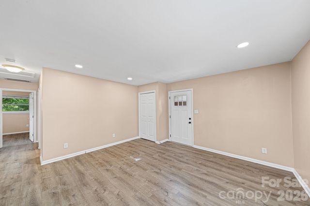 5045 Curtiswood Drive, Charlotte, NC 28213