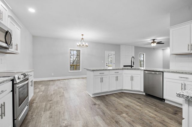 2125 Powell Rd, Clarksville, TN 37043