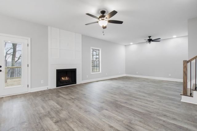 2125 Powell Rd, Clarksville, TN 37043