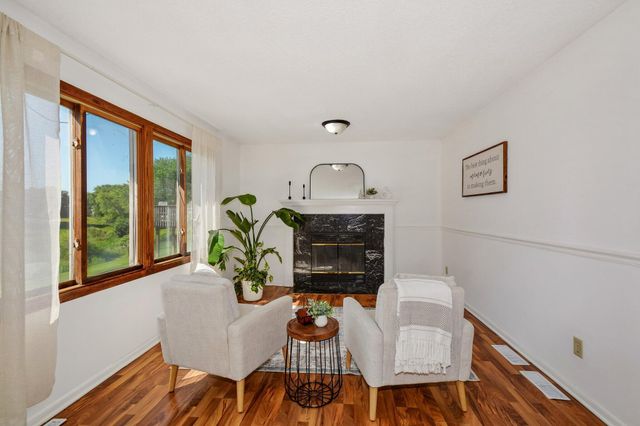 9142 Woodhall Crossing N, Brooklyn Park, MN 55443