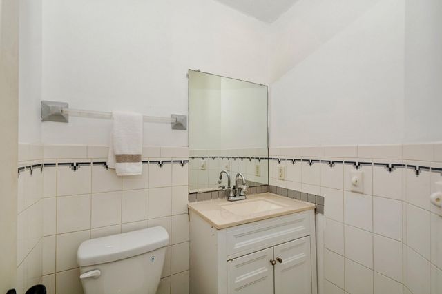 9142 Woodhall Crossing N, Brooklyn Park, MN 55443