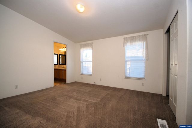 4252 Lemon St NE, Salem, OR 97305