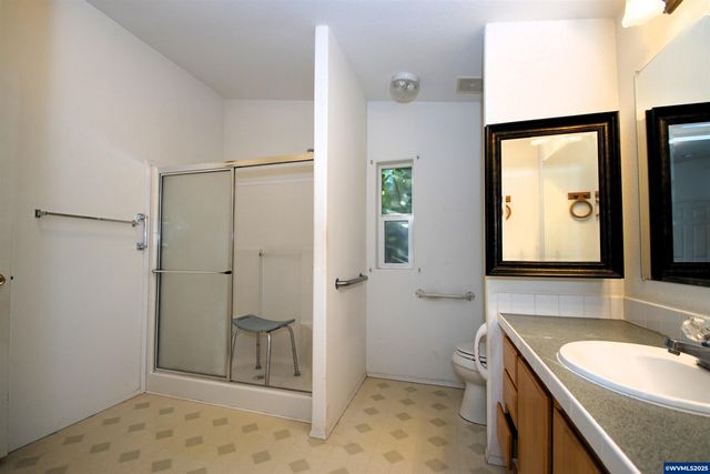 4252 Lemon St NE, Salem, OR 97305