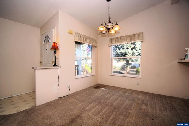 4252 Lemon St NE, Salem, OR 97305