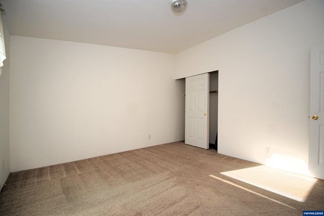 4252 Lemon St NE, Salem, OR 97305