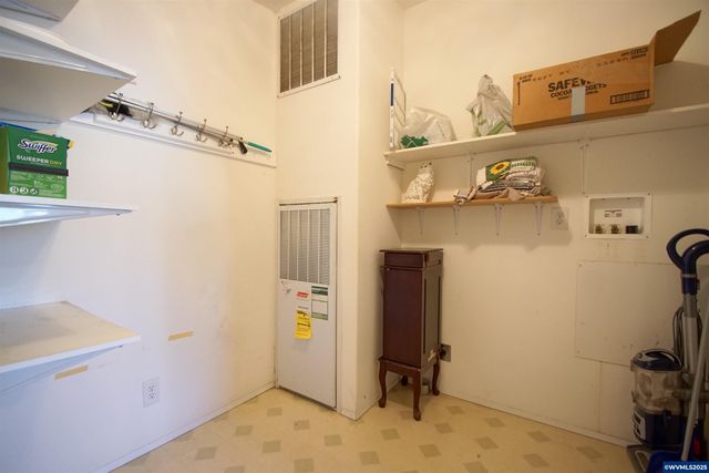 4252 Lemon St NE, Salem, OR 97305