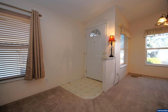 4252 Lemon St NE, Salem, OR 97305