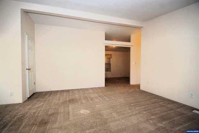 4252 Lemon St NE, Salem, OR 97305