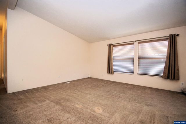 4252 Lemon St NE, Salem, OR 97305