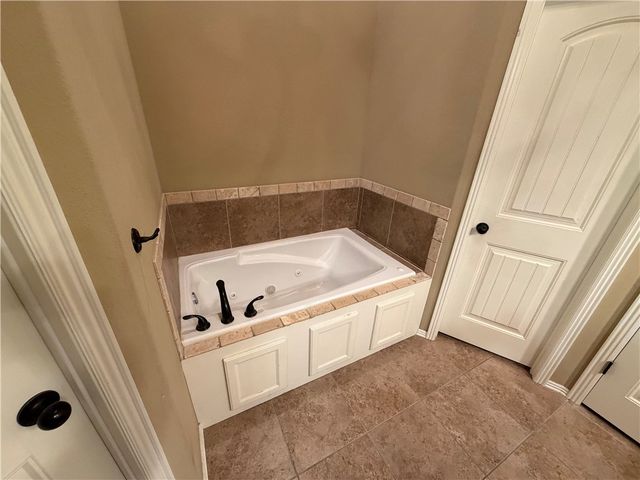 3302 SW Briar Creek Avenue, Bentonville, AR 72713