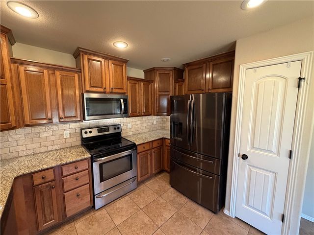 3302 SW Briar Creek Avenue, Bentonville, AR 72713