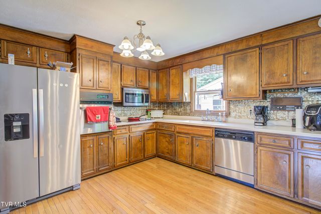 151 Hicks Hollow Lane, Blountville, TN 37617