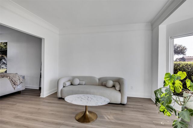 409 Baldwin Street, Grand Prairie, TX 75052