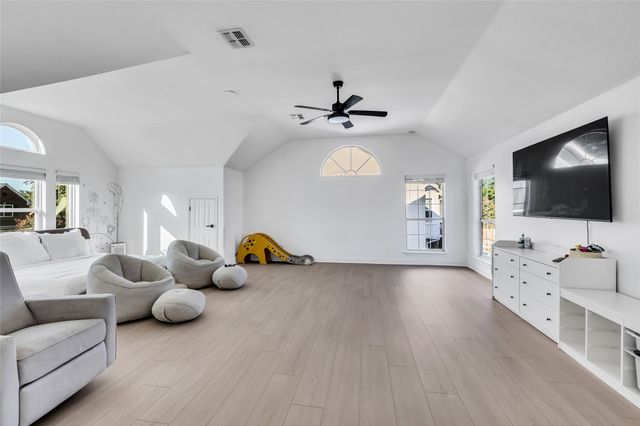 409 Baldwin Street, Grand Prairie, TX 75052