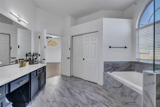 409 Baldwin Street, Grand Prairie, TX 75052