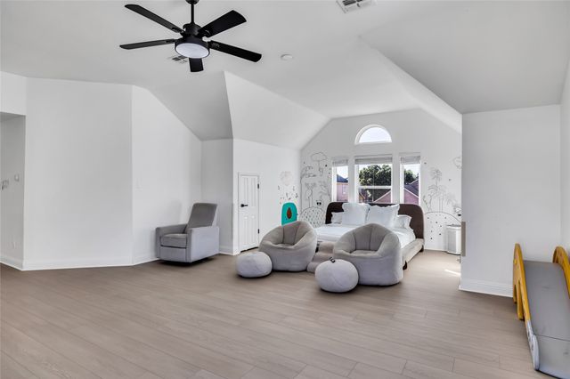 409 Baldwin Street, Grand Prairie, TX 75052