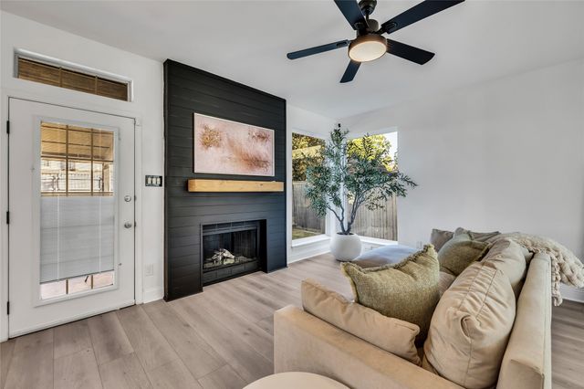 409 Baldwin Street, Grand Prairie, TX 75052