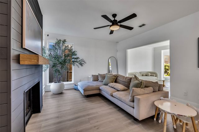 409 Baldwin Street, Grand Prairie, TX 75052