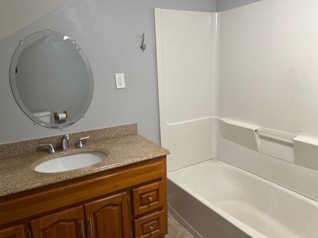 17 Main A, Sutton, MA 01590