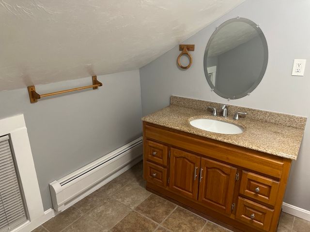 17 Main A, Sutton, MA 01590