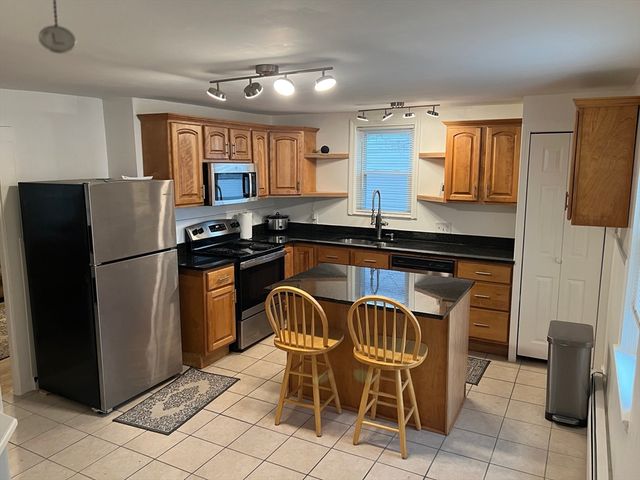 17 Main A, Sutton, MA 01590
