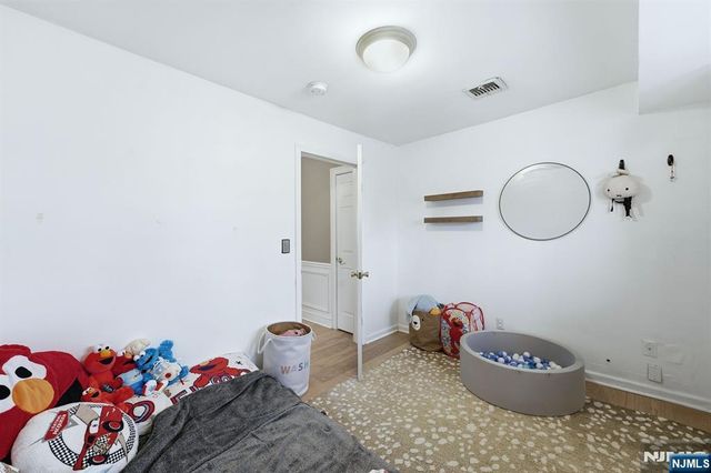 11 Thiem Avenue, Rochelle Park, NJ 07662