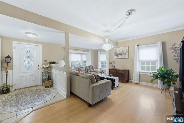 11 Thiem Avenue, Rochelle Park, NJ 07662