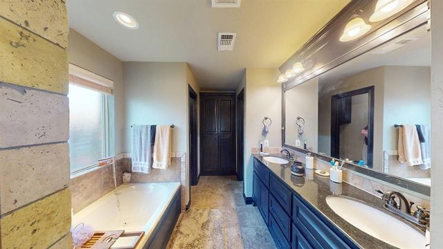 3017 Buckland Road, Edmond, OK 73034