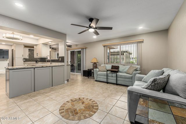 13226 W POMEGRANATE Drive, Sun City West, AZ 85375