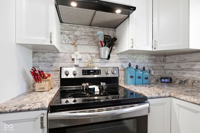 5924 Highgate Circle E, Indianapolis, IN 46250