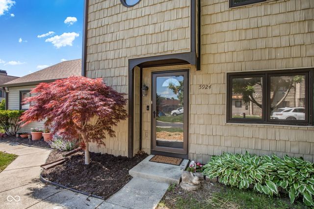 5924 Highgate Circle E, Indianapolis, IN 46250